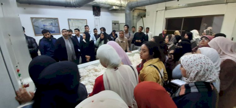 تدريب طلاب جامعة عين شمس بمعهد القطن