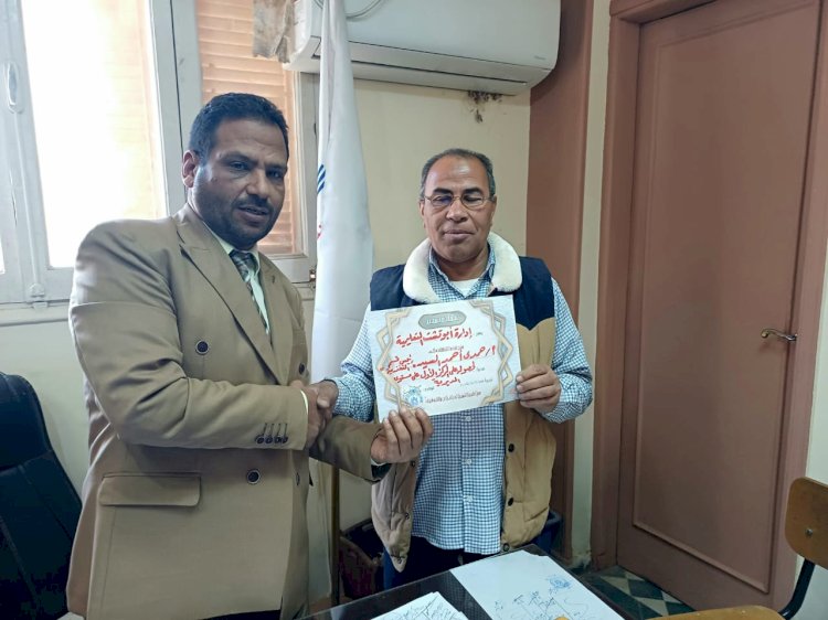 لتميزهم في أداء مهام عملهم.. قاصد يكرم المسؤولين عن الجودة والتغذية