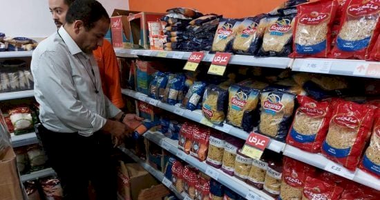 استمرار الدفع بكميات من السلع الغذائية المدعمة بمراكز المنيا للتخفيف عن كاهل المواطنين