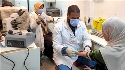 توقيع الكشف على 1600 حالة خلال قافلة طبية مجانية بقرية الزورة بمركز مغاغة بالمنيا