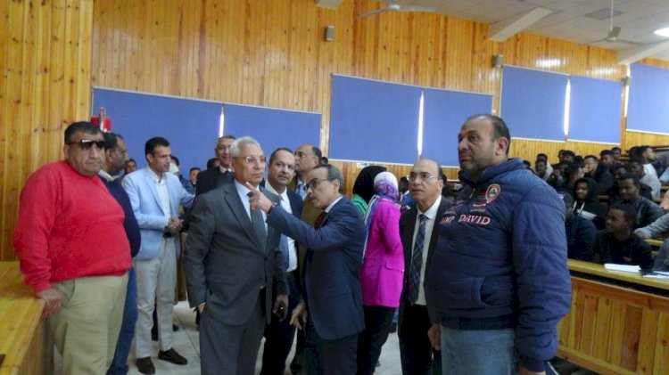رئيس جامعة المنيا يُتابع استعدادات كلية الطب البشري لاستقبال لجان المراجعة من هيئة ضمان جودة التعليم والاعتماد