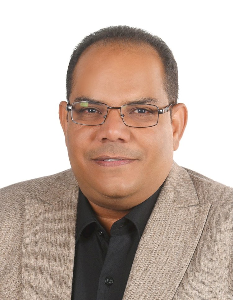 د. أيمن الداكر يكتب : هوامش على دفتر المحروسة  (12) نشيد البراءة