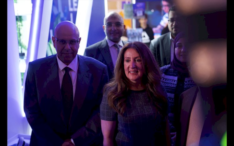 السفيرة الأمريكية بالقاهرة تزور جناح جامعة النيل في معرض EDUGATE التعليمي الدولي