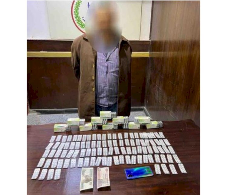 عاطل الاسكندرية يروج المخدرات علي" الفيس بوك"