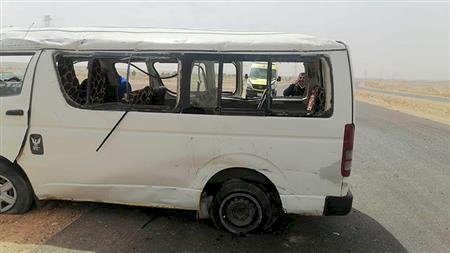 الميكروباص اتقلب".. جثتان و4 مصابين في حادث بالمنيا