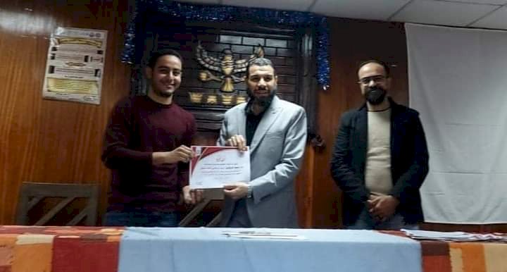 ورشة عمل حول دور العلاج الطبيعى فى علاج مشاكل الفقرات بصحة قنا