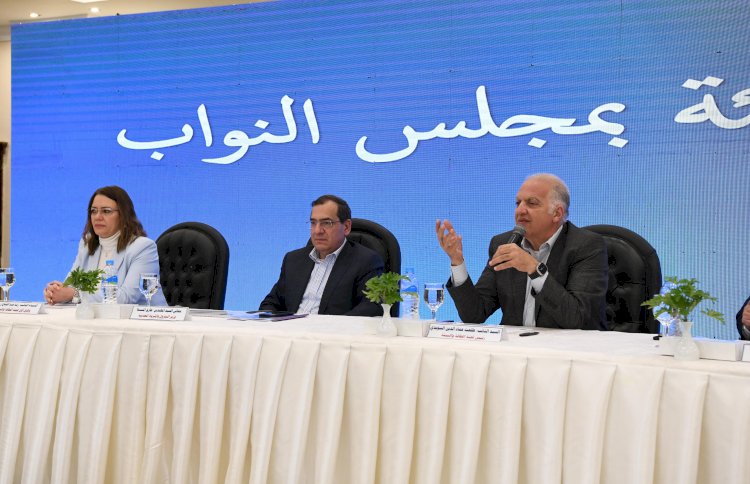 الملا في حوار مفتوح مع لجنة الطاقة بمجلس النواب