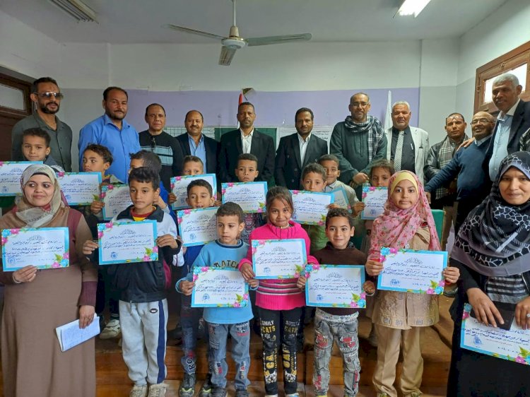 تعليم ابوتشت يكرم الطلاب العائدين إلى المدارس بعد تسريبهم من التعليم