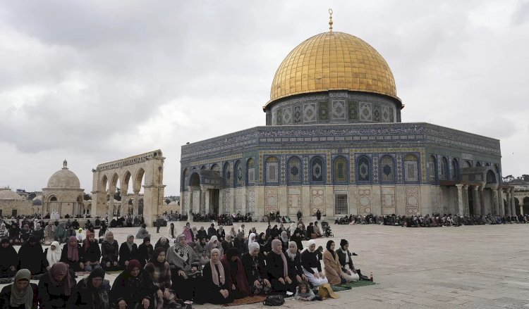 المسجد الأقصي في أول يوم رمضان وقيود دولة الأحتلال وأكاذيبها