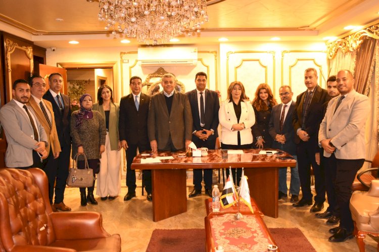 خبراء ومتخصصون : صفقة "رأس الحكمة" طرحت "رأس الدولار الأرض"