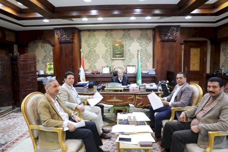 محافظ المنيا يلتقي أعضاء مجلس النواب لمناقشة طلبات المواطنين