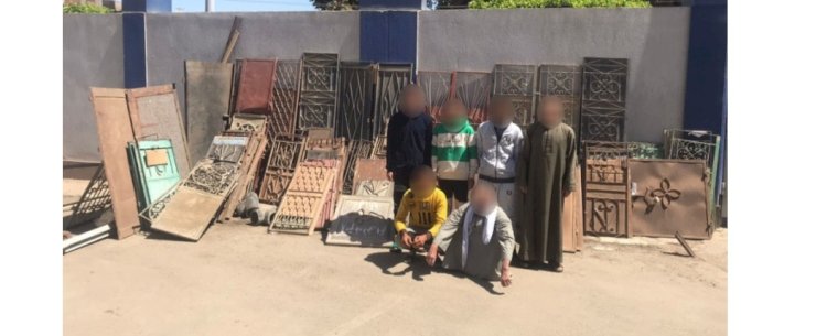ضبط اخطر تشكيل لسرقة بوابات المقابر بالمنيا