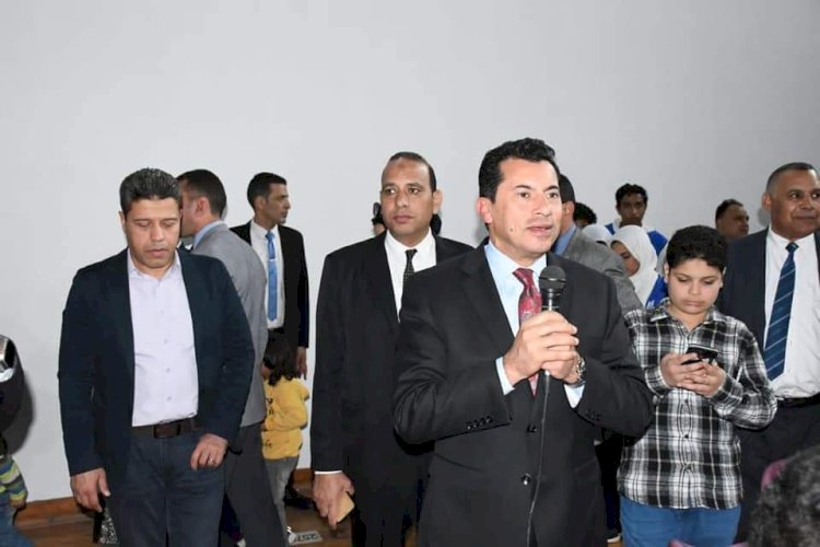 أشرف صبحي يشارك في  أكبر مائدة إفطار جماعي لمراكز التخاطب لمؤسسة زايد العليا