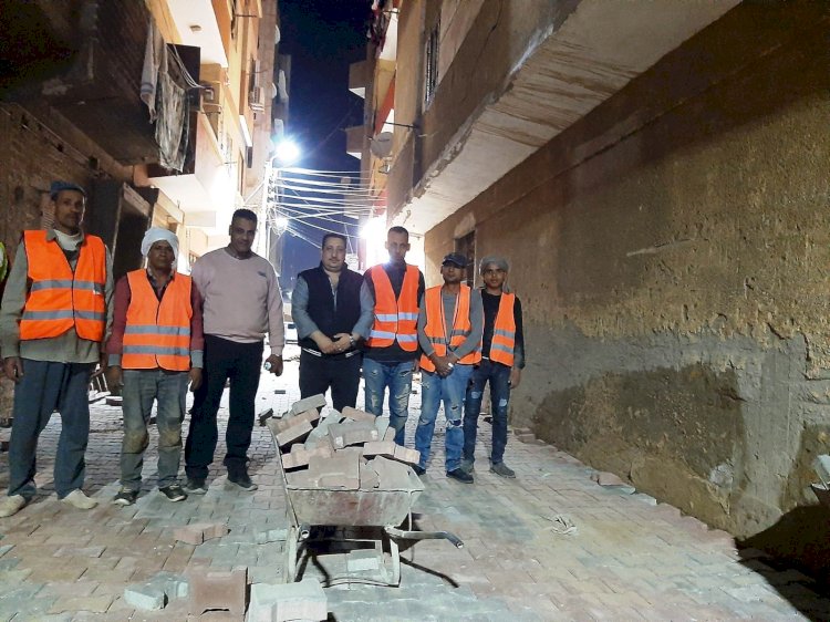 استكمال اعمال تركيب بلاط الانترلوك ل "١٥" شارع فرعي بسوهاج