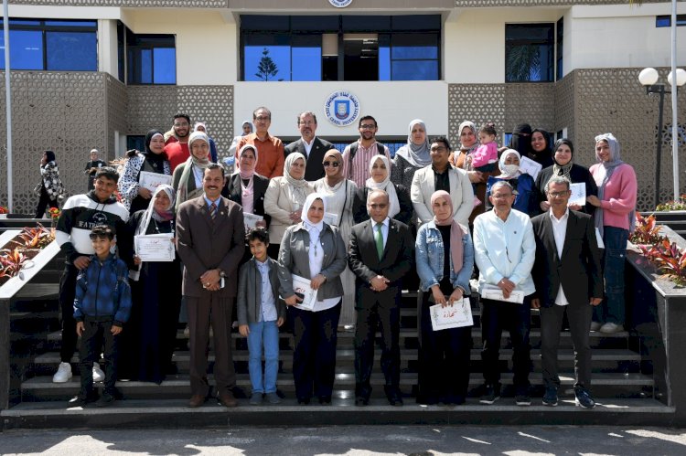 تكريم الفائزات في مسابقة الأمهات المثاليات بقطاع التعليم والطلاب بجامعة قناة السويس