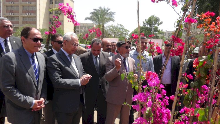 رئيس جامعة المنيا يفتتح  معرض الربيع بعنوان «الزهور معنى ومغنى» بالمشتل التعليمي لكلية الزراعة 