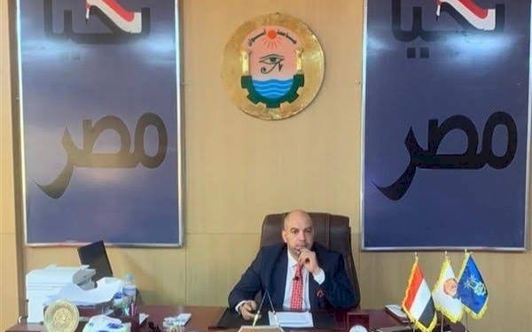 عميد كلية الألسن بأسوان يهنيء الرئيس  السيسي بعيد الفطر المبارك