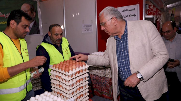 استمرار ضخ السلع والمنتجات الغذائية في معرض" خير مزارعنا لاهالينا"