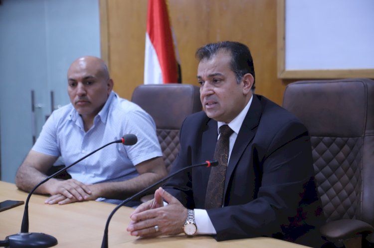 رئيس جامعة جنوب الوادي يناقش  النظام المعلوماتي للكنترولات و الامتحانات