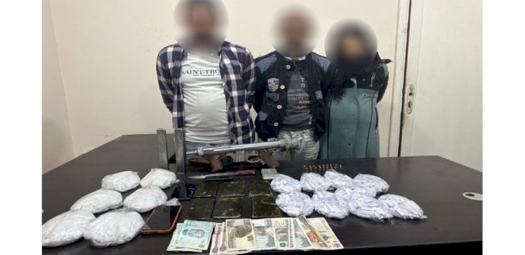 ضبط" ٤" عاطلين وبحوزتهم حشيش وشابو وهيروين بالجيزة والدقهلية