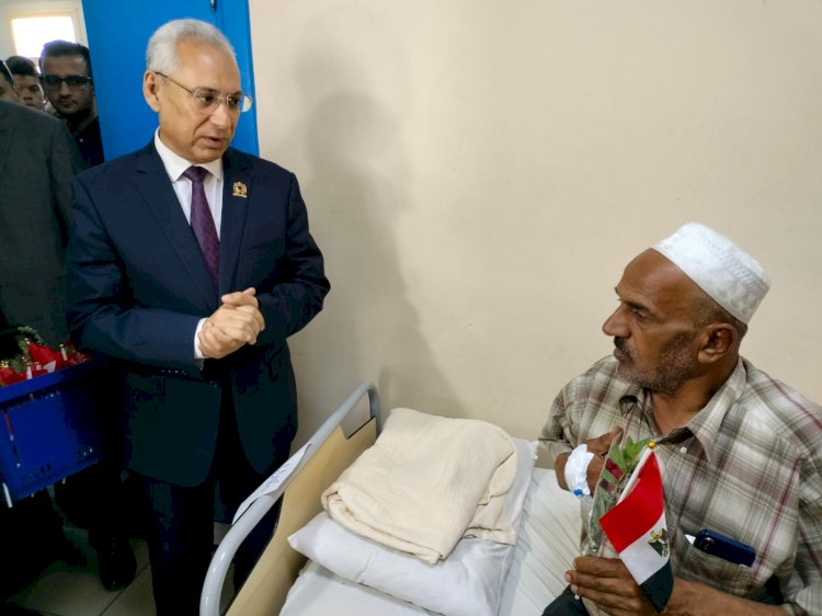 مستشفيات جامعة المنيا تستقبل الدفعة الاولى من مصابى غزة