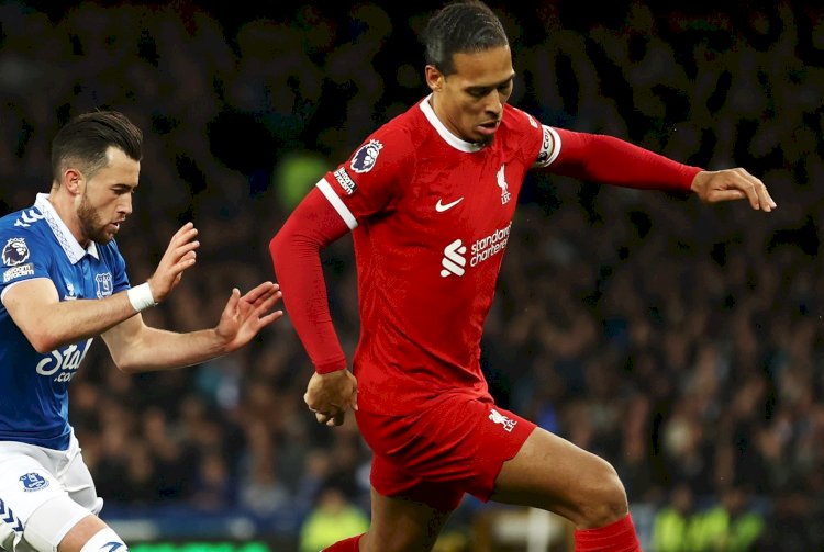 إيفرتون يفوز على ليفربول  بثناثية ويبعده عن صدارة البريميرليج