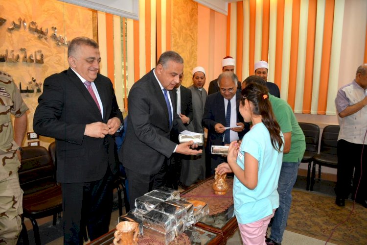 "الفقي" يشارك اطفال" بيت الرحمة "فرحتهم بعيد القيامة المجيد