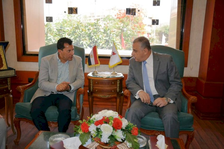 محافظ سوهاج ووزير الرياضة تفقدا عدد من المشروعات بالمحافظة