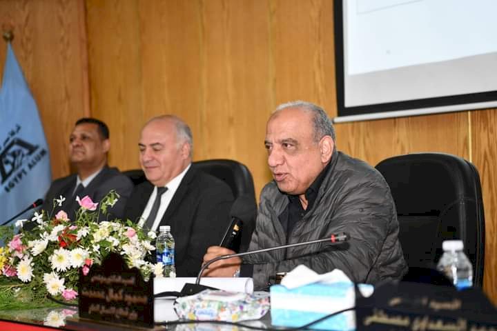 عصمت والداودي  يعقدان لقاء موسعا مع قيادات العمال بمجمع الألومنيوم بنجع حمادي