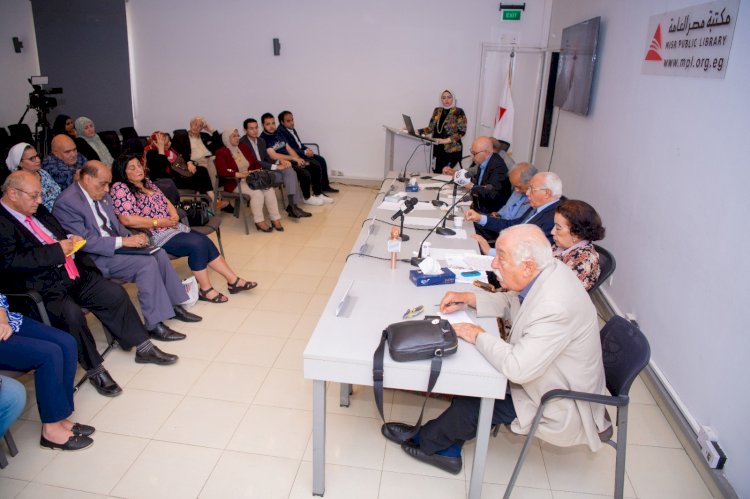 الجراح يناقش الشخصية المصرية داخل مكتبة مصرالعامة