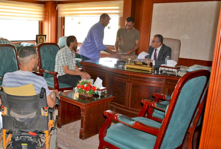 الفقي يحل شكاوي السوهاجيين في اللقاء الجماهيري الاسبوعي