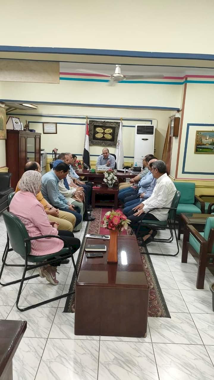 إحالة ملاحظين اثنين في إحدى اللجان للتحقيق لحمل تليفون موبايل أثناء الامتحان ببني سويف 