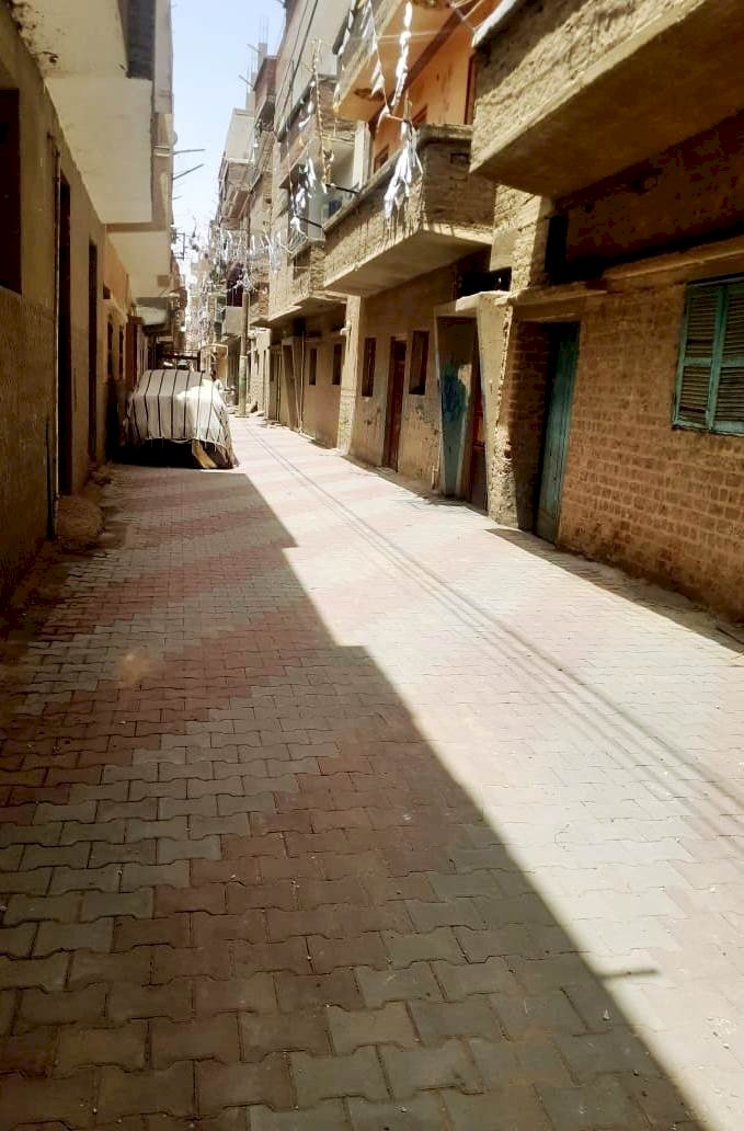 استمرار اعمال تركيب الانترلوك بجزيرة الخزندرانية بسوهاج