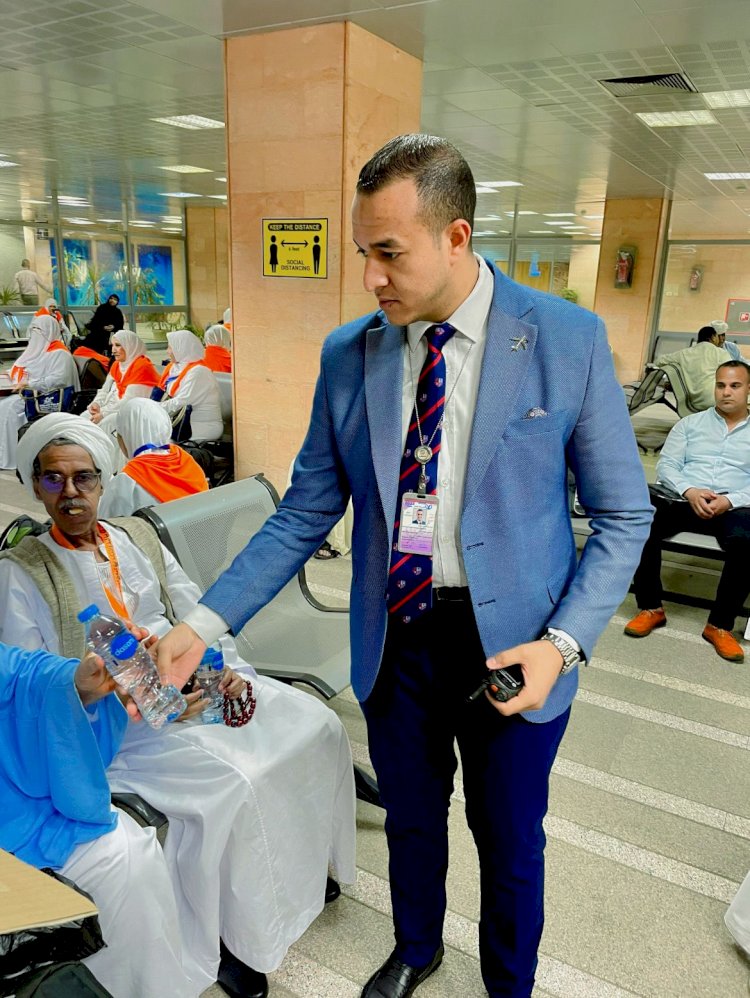 مطار الاقصر الدولى يودع  أولى رحلات حجاج بيت الله الحرام 