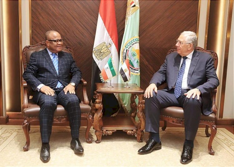 وزير الزراعة يبحث مع نظيره بدولة غينيا الاستوائية التعاون بين البلدين