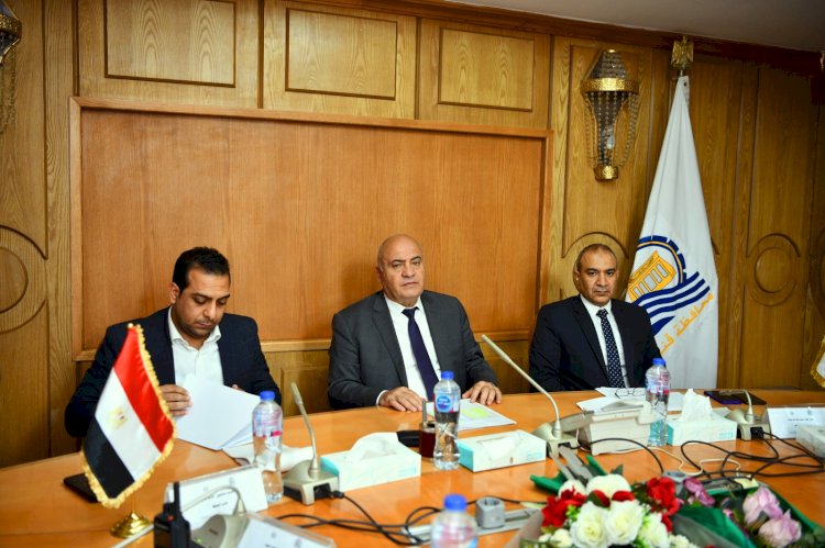 محافظ قنا يتابع مستجدات ملف تقنين الأراضى والتصالح بمخالفات البناء