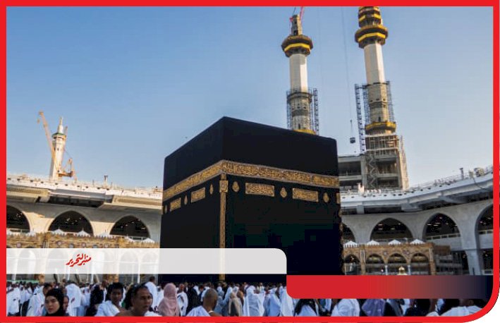 بالعطور الفاخرة من المسك وماء الورد .. بدء غسل الكعبة بحضور الأمير سعود بن مشعل