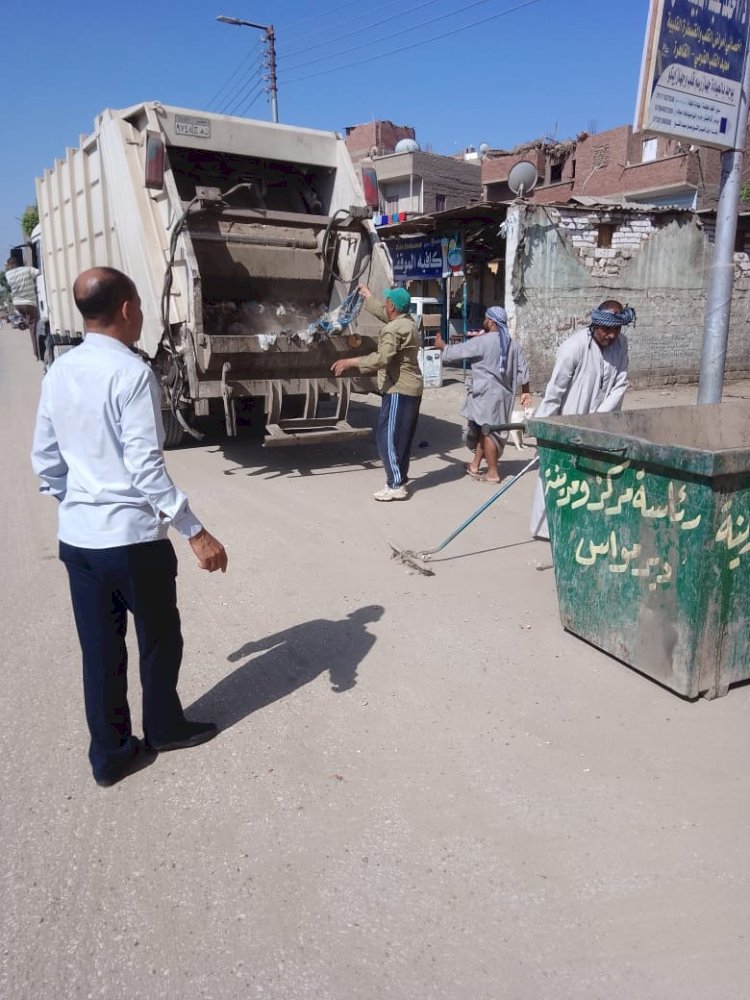 حملات مكثفة لإزالة المخلفات بمراكز المنيا