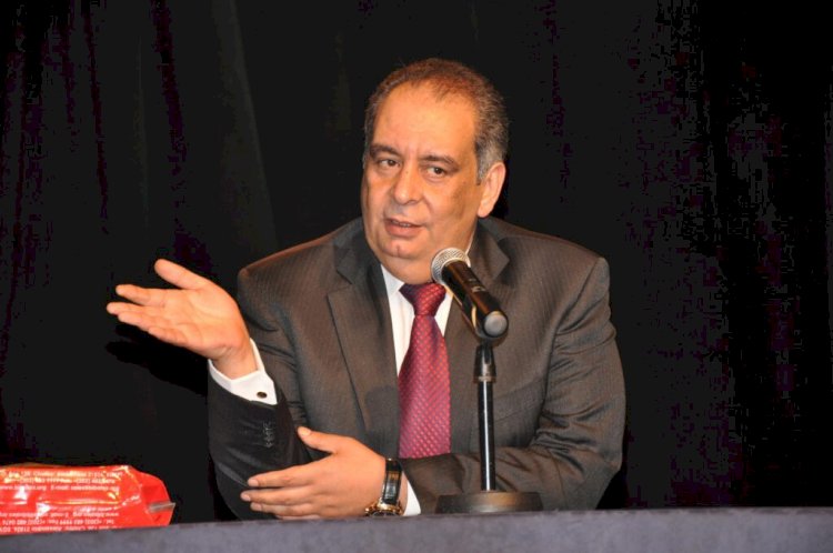يوسف زيدان يستقيل من تكوين