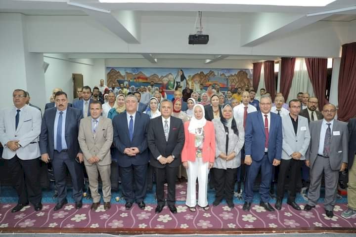 افتتاح فعاليات اليوم العالمي للمحيطات بجامعة السويس