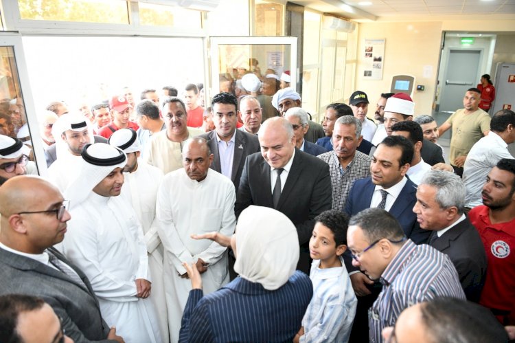 وسط فرحة الأهالي.. محافظ قنا يفتتح  مركز طب أسرة «عائشة المرزوق» بالمحروسة 