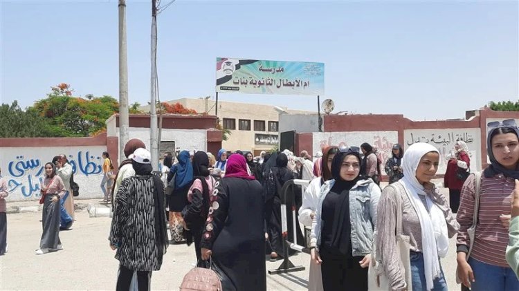 إصابة طالبة بحالة تشنجات أثناء امتحان الفيزياء بالثانوية العامة في المنيا