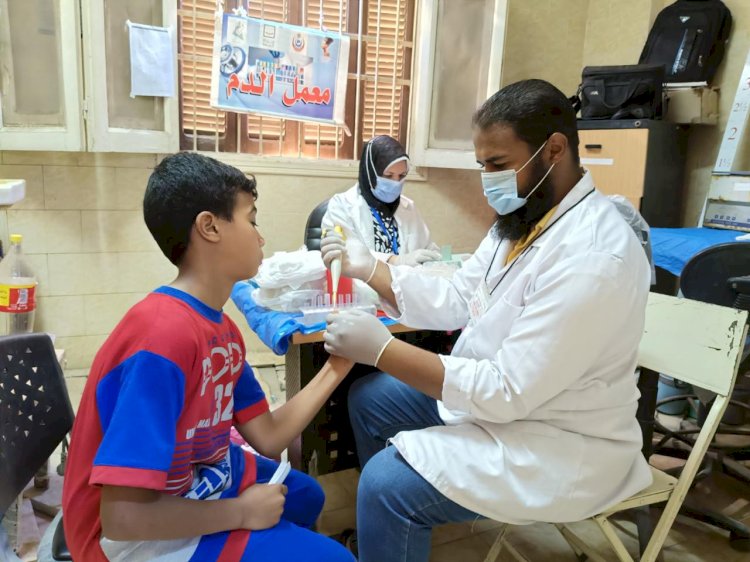 توقيع الكشف على 2619 حالة خلال قافلتين طبيتين فى مركزى مغاغة و سمالوط  بالمنيا