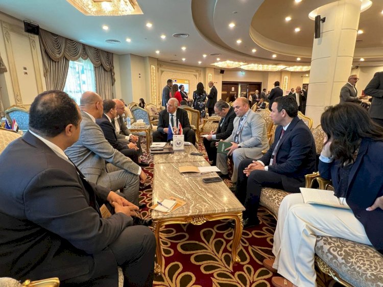 وزير الزراعة يبحث مع إحدى  الشركات الهولندية التعاون في إنتاج وتسويق تقاوي البطاطس