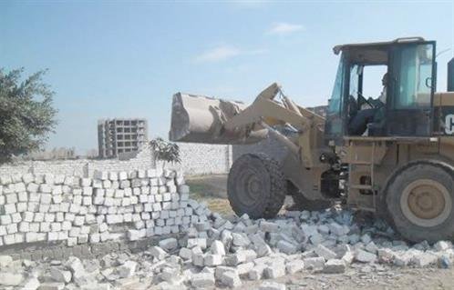 إزالة التعديات علي الأراضي الزراعية والتصدي للبناء المخالف بمراكز المنيا