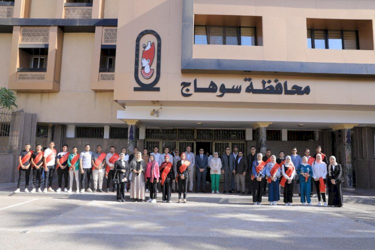 بالتعاون مع طلاب من اجل مصر بجامة سوهاج" عبدالهادي "يدشن مبادرة "سوهاج الهوية والتراث"