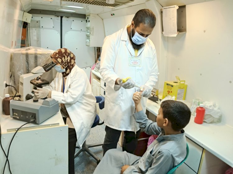 محافظ المنيا: توقيع الكشف الطبى بالمجان على 3800 حالة خلال قوافل حياة كريمة