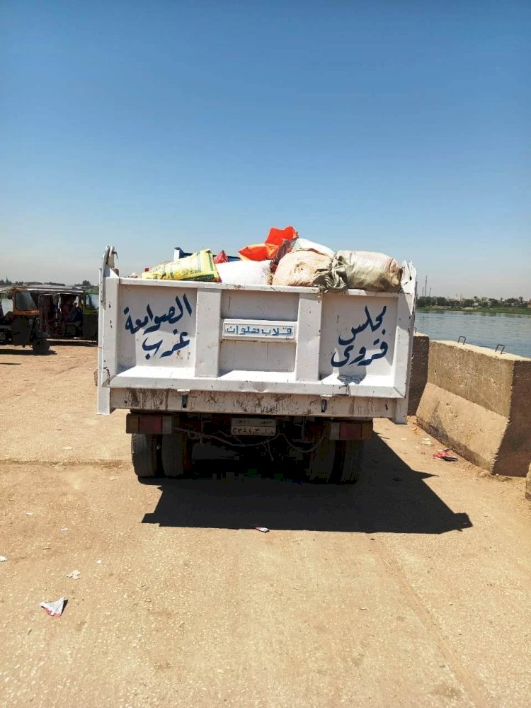 حملات مكبرة للنظافة وتسوية الطرق بطهطا