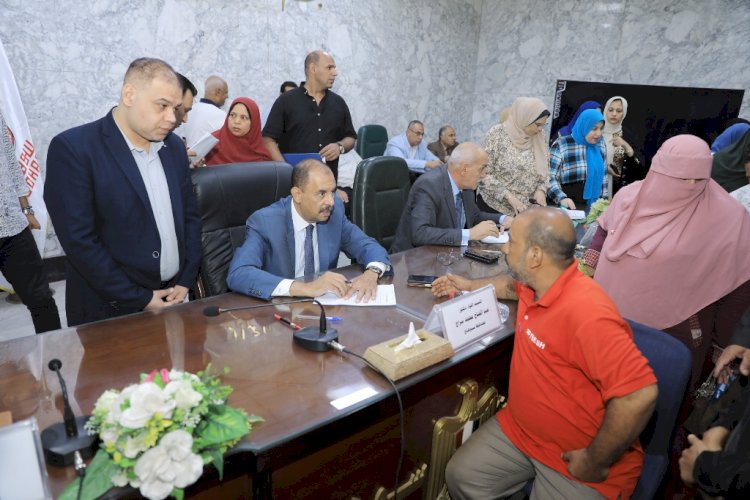 "سراج"يلتقي ٣٠٠ مواطن سوهاجي في اللقاء الجماهيري الاسبوعي لحل مشاكلهم