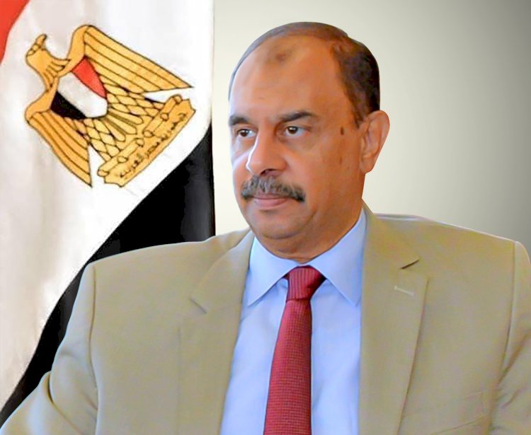 "سراج"يزور الدكتور "معتز خلف"لتعرضة لحادث مؤسف اثناء تأدية عمله بمستشفي سوهاج التعليمي